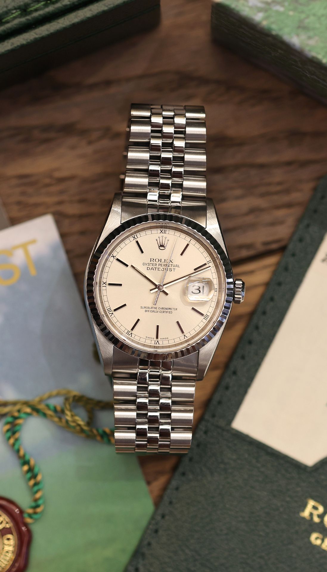 Rolex datejust superlative hot sale chronometer officially certified